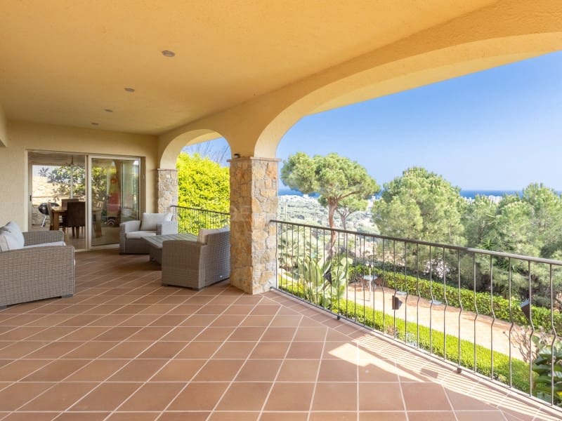 4 slaapkamer Villa te koop in Platja d'Aro met zwembad garage - € 990.000 (Ref: 9731996)