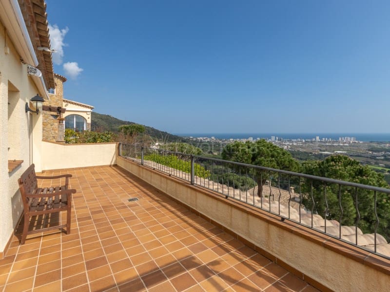 4 slaapkamer Villa te koop in Platja d'Aro met zwembad garage - € 990.000 (Ref: 9731996)