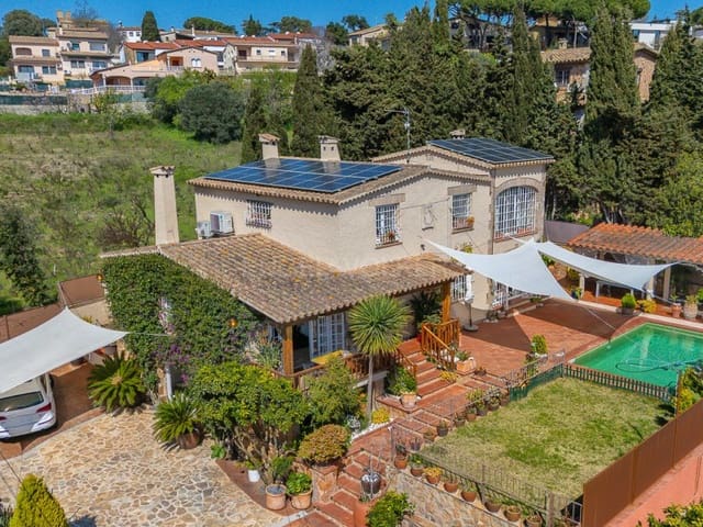 4 bedroom Villa for sale in Platja d'Aro, Castell-Platja d'Aro with pool garage - € 1,500,000 (Ref: 9735466)