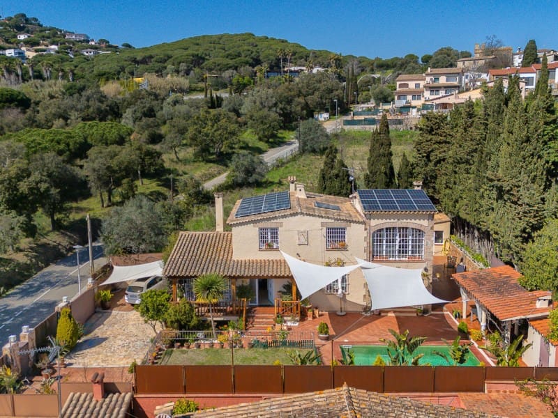4 bedroom Villa for sale in Platja d'Aro with pool garage - € 1,500,000 (Ref: 9735466)