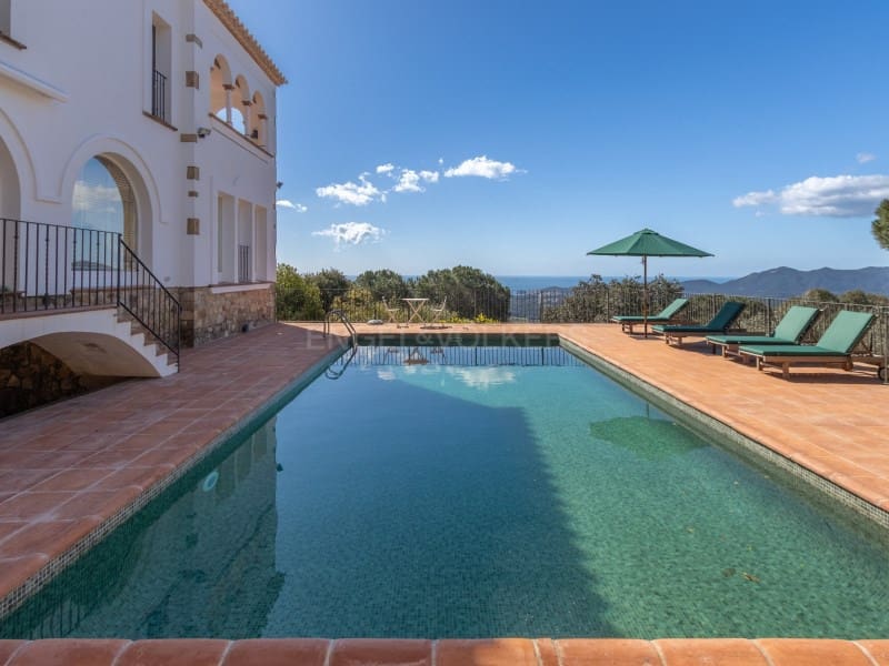 8 chambre Villa/Maison à vendre à Platja d'Aro avec piscine garage - 1 350 000 € (Ref: 9758818)