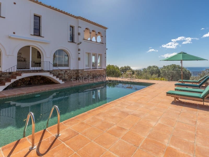 8 chambre Villa/Maison à vendre à Platja d'Aro avec piscine garage - 1 350 000 € (Ref: 9758818)