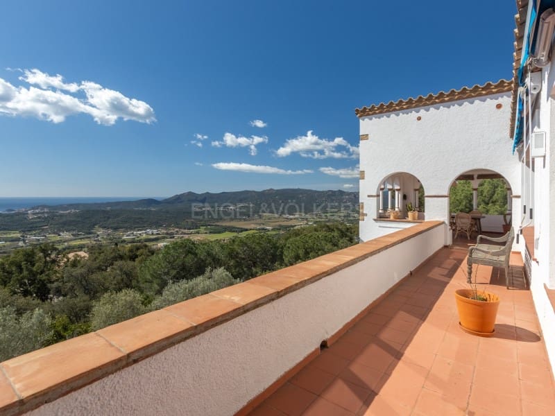 8 chambre Villa/Maison à vendre à Platja d'Aro avec piscine garage - 1 350 000 € (Ref: 9758818)