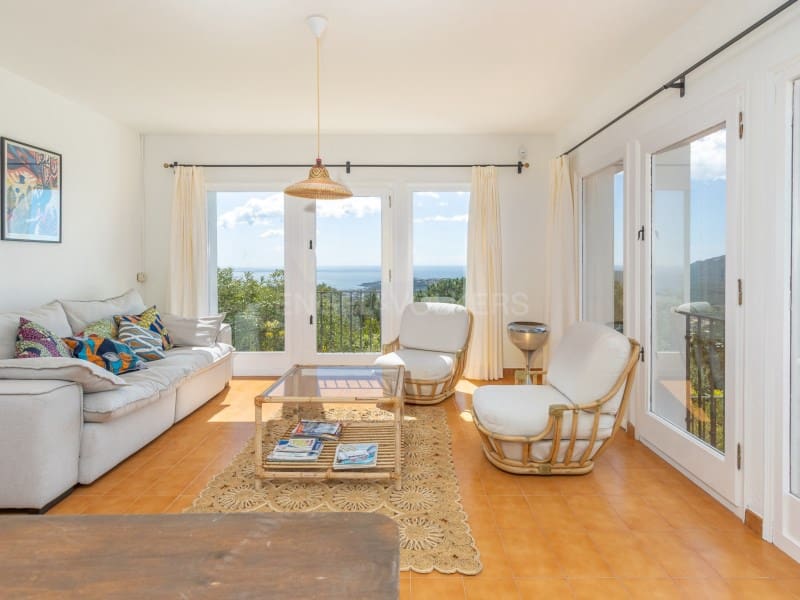 8 chambre Villa/Maison à vendre à Platja d'Aro avec piscine garage - 1 350 000 € (Ref: 9758818)