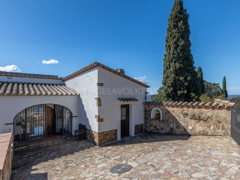 8 chambre Villa/Maison à vendre à Platja d'Aro avec piscine garage - 1 350 000 € (Ref: 9758818)