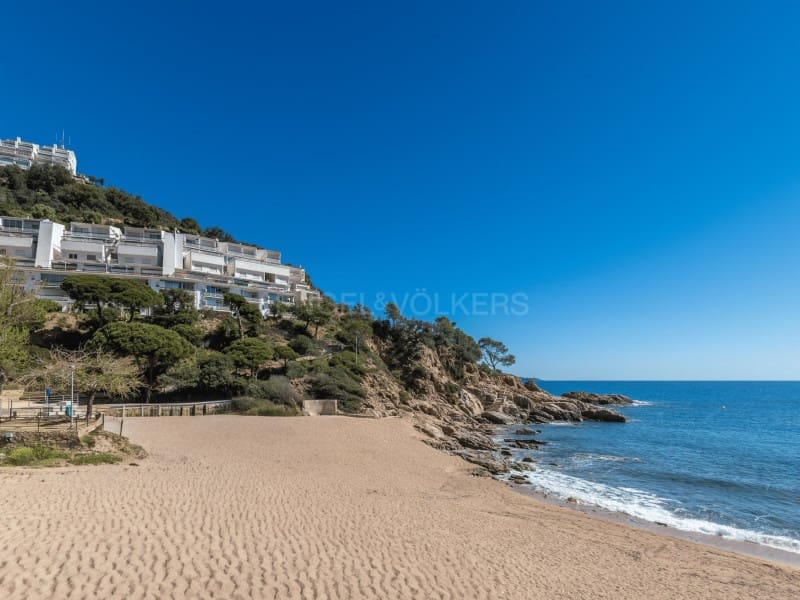 Ático de 2 habitaciones en Tossa de Mar en venta - 250.000 € (Ref: 9783712)