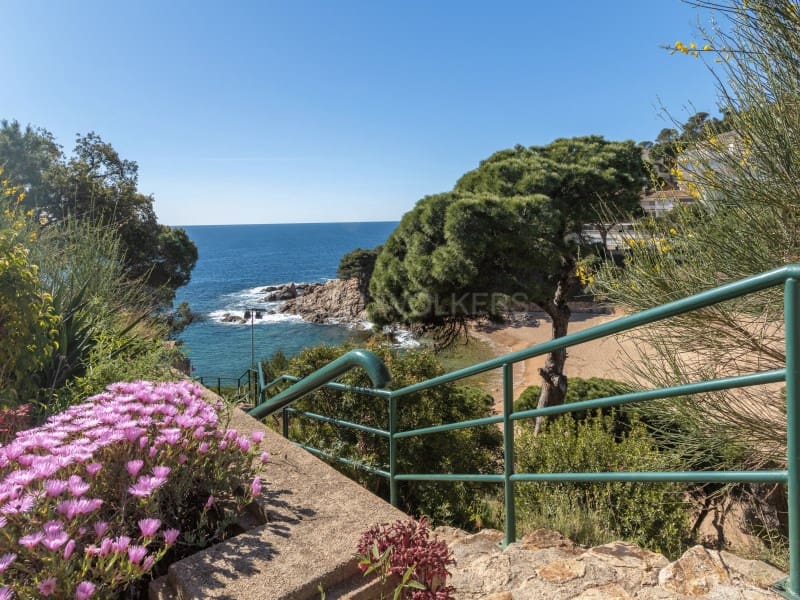 Ático de 2 habitaciones en Tossa de Mar en venta - 250.000 € (Ref: 9783712)