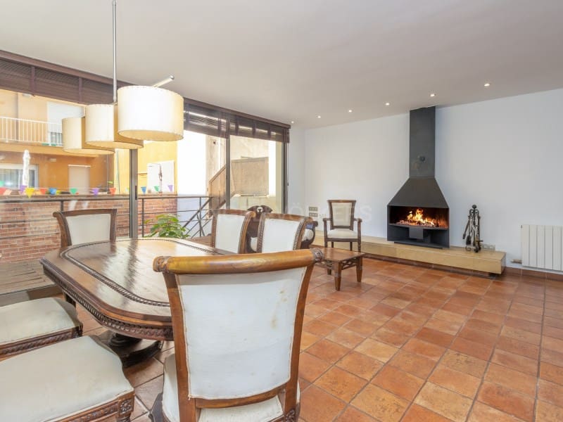 3 soveværelse Lejlighed til salg i Blanes - € 300.000 (Ref: 9804198)