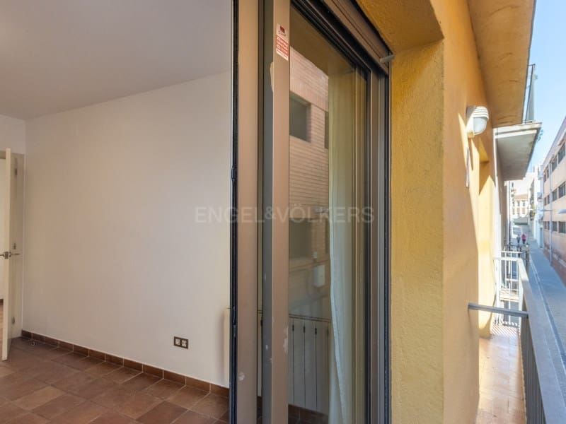 3 soveværelse Lejlighed til salg i Blanes - € 300.000 (Ref: 9804198)