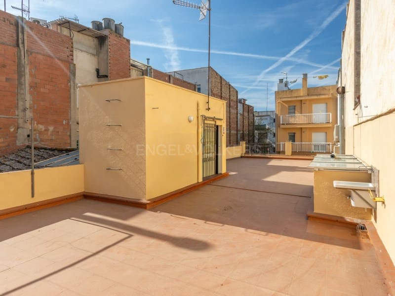 3 soveværelse Lejlighed til salg i Blanes - € 300.000 (Ref: 9804198)