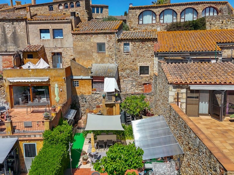 3 makuuhuone Omakotitalo myytävänä paikassa Pals - 395 000 € (Ref: 9806363)