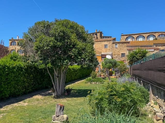 3 makuuhuone Omakotitalo myytävänä paikassa Pals - 395 000 € (Ref: 9806363)