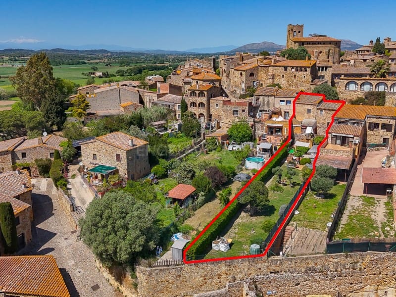 3 makuuhuone Omakotitalo myytävänä paikassa Pals - 395 000 € (Ref: 9806363)