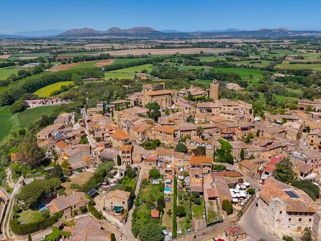 3 makuuhuone Omakotitalo myytävänä paikassa Pals - 395 000 € (Ref: 9806363)