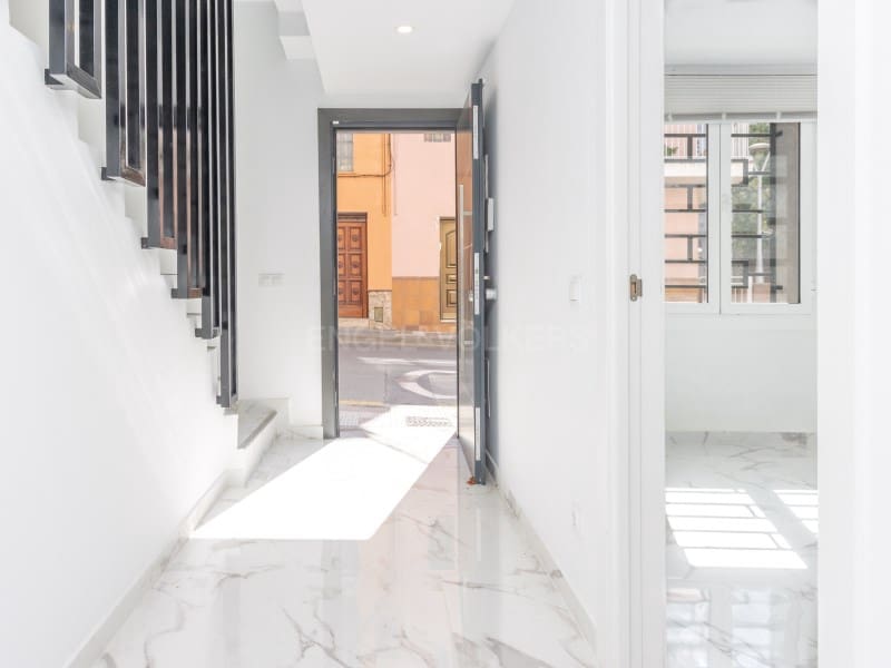 5 makuuhuone Huvila myytävänä paikassa Blanes - 575 000 € (Ref: 9806364)