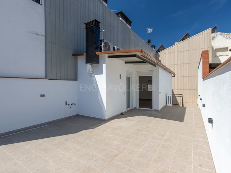 5 makuuhuone Huvila myytävänä paikassa Blanes - 575 000 € (Ref: 9806364)