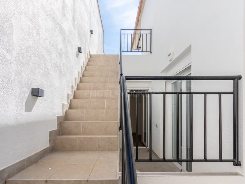 5 makuuhuone Huvila myytävänä paikassa Blanes - 575 000 € (Ref: 9806364)