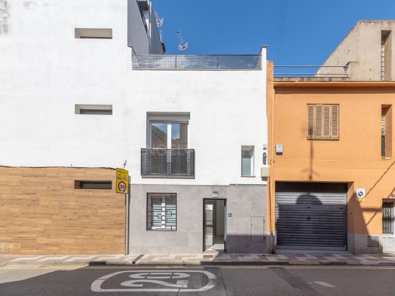 5 makuuhuone Huvila myytävänä paikassa Blanes - 575 000 € (Ref: 9806364)