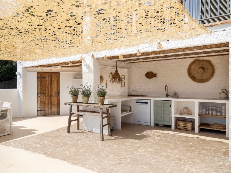 5 slaapkamer Villa te koop in Vall-llobrega met zwembad garage - € 1.975.000 (Ref: 9806370)