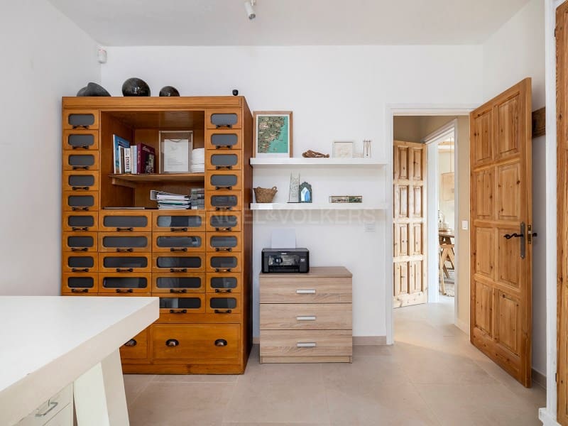 5 slaapkamer Villa te koop in Vall-llobrega met zwembad garage - € 1.975.000 (Ref: 9806370)