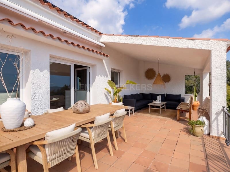 5 slaapkamer Villa te koop in Vall-llobrega met zwembad garage - € 1.975.000 (Ref: 9806370)