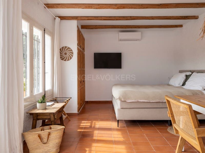 5 slaapkamer Villa te koop in Vall-llobrega met zwembad garage - € 1.975.000 (Ref: 9806370)