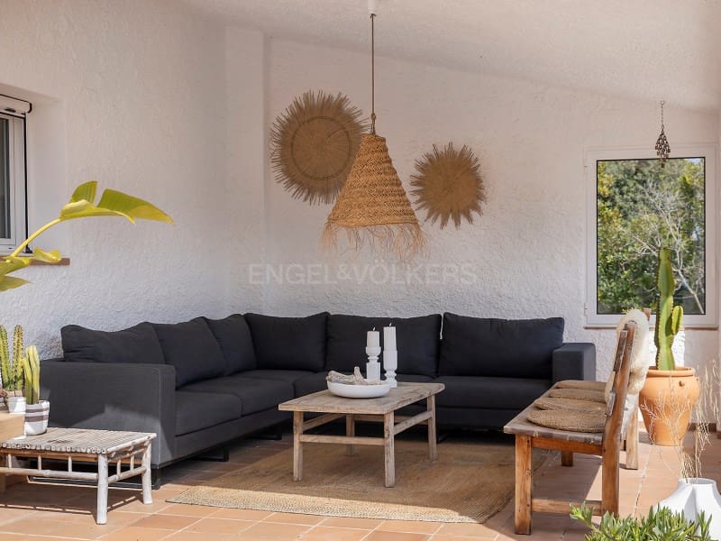 5 slaapkamer Villa te koop in Vall-llobrega met zwembad garage - € 1.975.000 (Ref: 9806370)