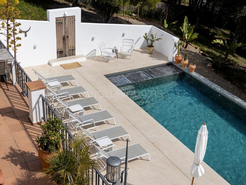 5 slaapkamer Villa te koop in Vall-llobrega met zwembad garage - € 1.975.000 (Ref: 9806370)