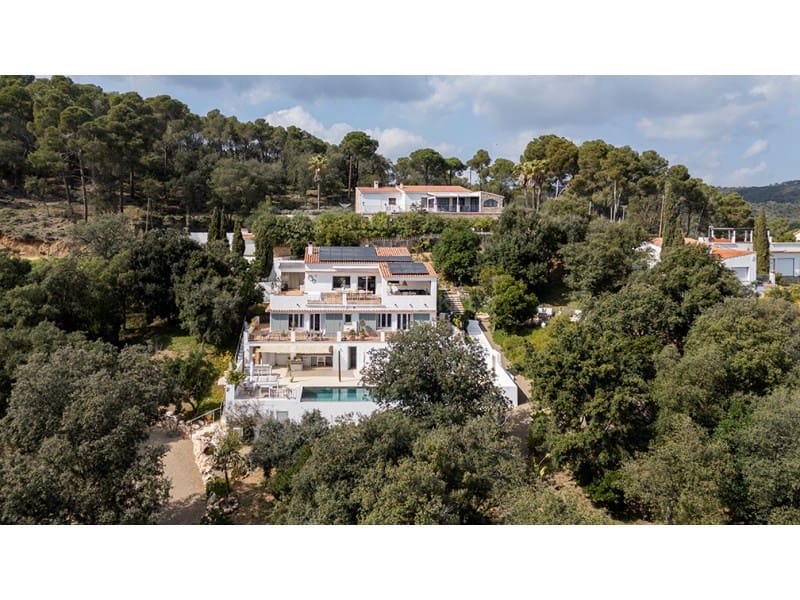 5 slaapkamer Villa te koop in Vall-llobrega met zwembad garage - € 1.975.000 (Ref: 9806370)