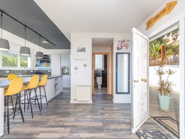 3 soveværelse Villa til salg i Sant Feliu de Guíxols med swimmingpool garage - € 645.000 (Ref: 9806372)