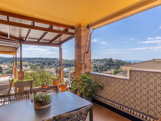 5 Zimmer Villa zu verkaufen in Roca Grossa, Lloret de Mar mit Pool Garage - 790.000 € (Ref: 9808010)