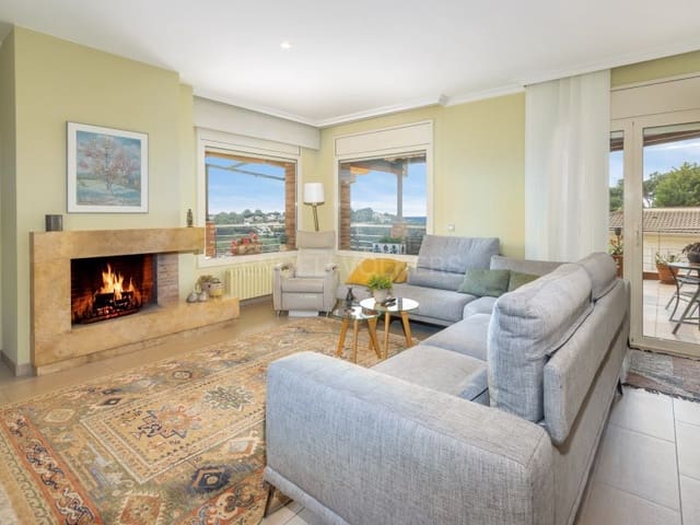 5 Zimmer Villa zu verkaufen in Roca Grossa, Lloret de Mar mit Pool Garage - 790.000 € (Ref: 9808010)