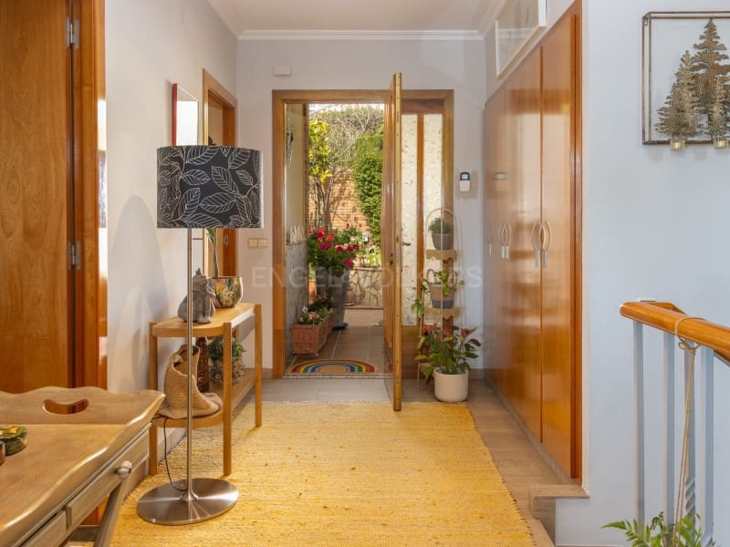 5 Zimmer Villa zu verkaufen in Lloret de Mar mit Pool Garage - 790.000 € (Ref: 9808010)