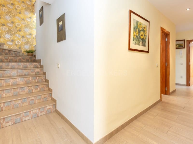 5 Zimmer Villa zu verkaufen in Lloret de Mar mit Pool Garage - 790.000 € (Ref: 9808010)