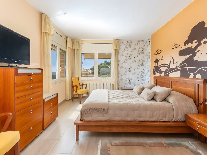 5 Zimmer Villa zu verkaufen in Lloret de Mar mit Pool Garage - 790.000 € (Ref: 9808010)