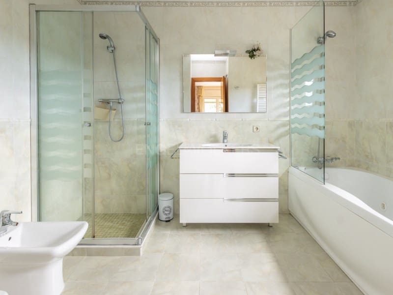 5 Zimmer Villa zu verkaufen in Lloret de Mar mit Pool Garage - 790.000 € (Ref: 9808010)