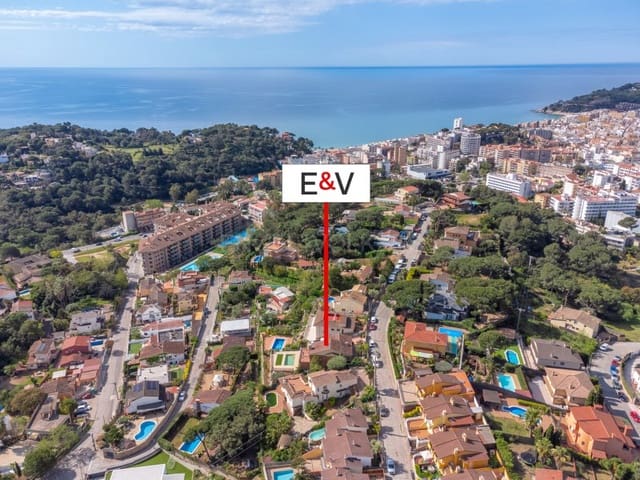 5 Zimmer Villa zu verkaufen in Roca Grossa, Lloret de Mar mit Pool Garage - 790.000 € (Ref: 9808010)