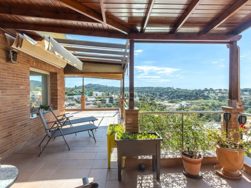 5 Zimmer Villa zu verkaufen in Lloret de Mar mit Pool Garage - 790.000 € (Ref: 9808010)