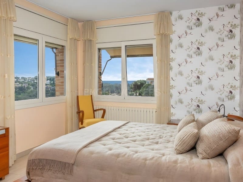 5 Zimmer Villa zu verkaufen in Lloret de Mar mit Pool Garage - 790.000 € (Ref: 9808010)