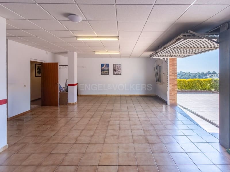 5 Zimmer Villa zu verkaufen in Lloret de Mar mit Pool Garage - 790.000 € (Ref: 9808010)