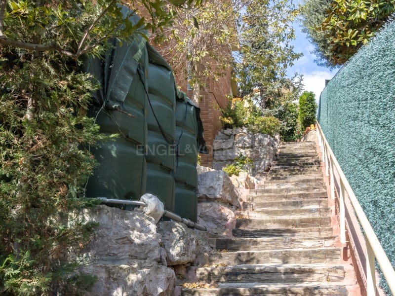 5 Zimmer Villa zu verkaufen in Lloret de Mar mit Pool Garage - 790.000 € (Ref: 9808010)