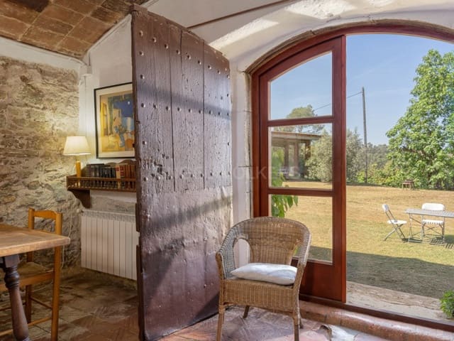 6 bedroom Finca/Country House for sale in Foixà - € 1,050,000 (Ref: 9811472)