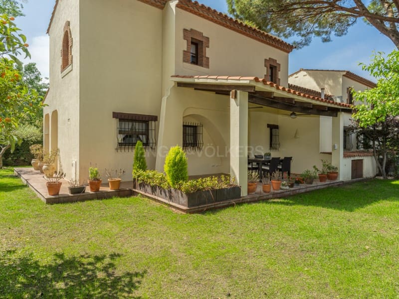 3 slaapkamer Huis te koop in Pals met zwembad garage - € 650.000 (Ref: 9817965)