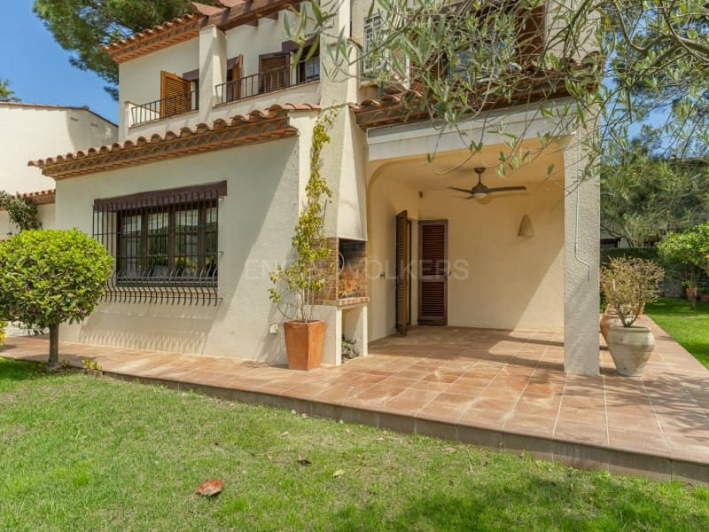 3 slaapkamer Huis te koop in Pals met zwembad garage - € 650.000 (Ref: 9817965)