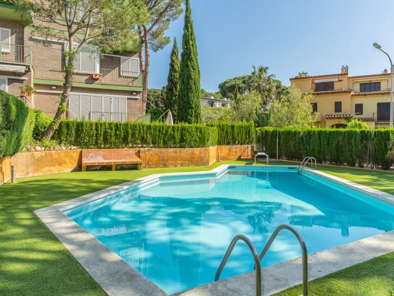 5 bedroom Townhouse for sale in Llafranc with pool garage - € 645,000 (Ref: 9831210)
