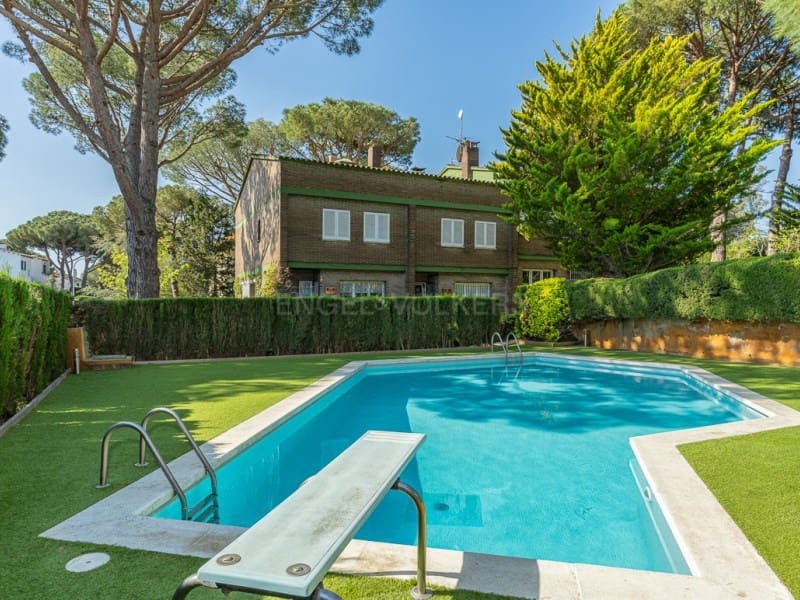 5 bedroom Townhouse for sale in Llafranc with pool garage - € 645,000 (Ref: 9831210)