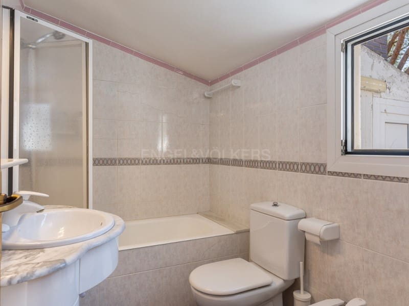 5 bedroom Townhouse for sale in Llafranc with pool garage - € 645,000 (Ref: 9831210)