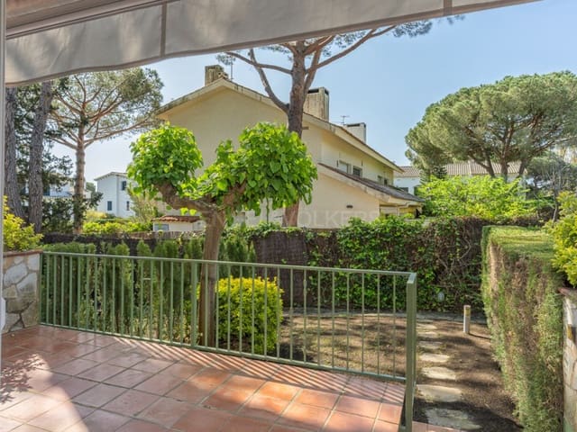 5 bedroom Townhouse for sale in Llafranc, Palafrugell with pool garage - € 645,000 (Ref: 9831210)