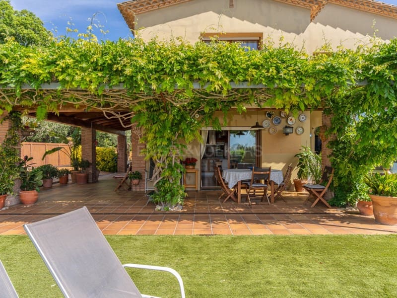 5 bedroom Villa for sale in Mont-ras with pool garage - € 1,500,000 (Ref: 9831211)