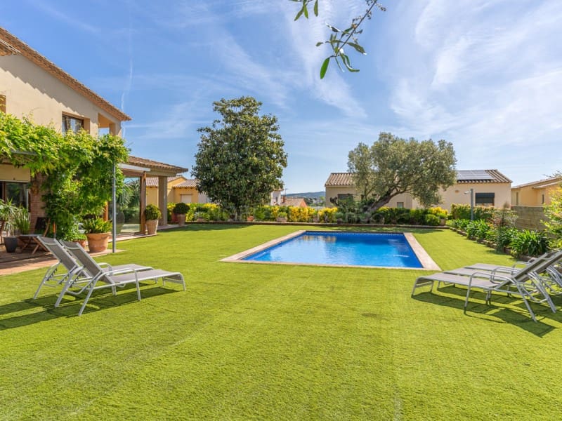 5 bedroom Villa for sale in Mont-ras with pool garage - € 1,500,000 (Ref: 9831211)